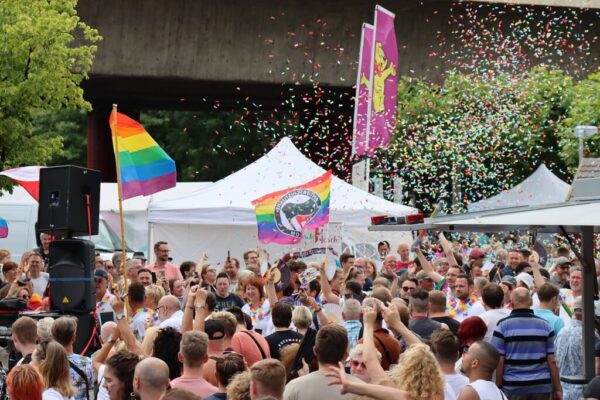 Wir bleiben bunt und laut – CSD in Düsseldorf